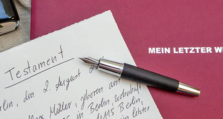 Eine Sammelbox mit hochwertigen Füllfederhaltern, Tintenrollern und Kugelschreibern von Faber-Castell. Foto: Johanna Rundel